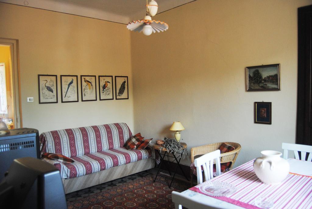 Apartments Casa Nel Verde Rocchetta Tanaro Zimmer foto